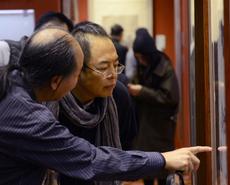张铁林现身拍卖会 懒理风波气定神闲