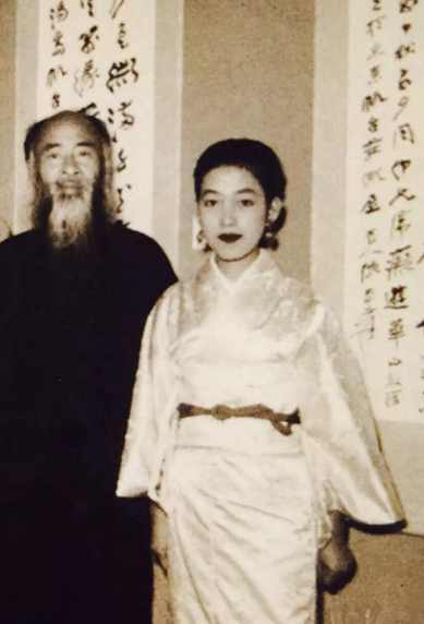 张大千与山田喜美子合影