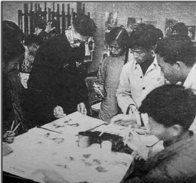 1958年，油画系学生请吴茀之先生上课
