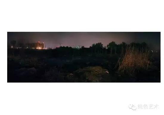 《溃夜-窥城no.3》 140x40cm 数码微喷 2012