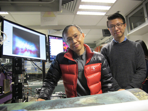 新技术由香港浸会大学物理系张乃豪教授（左）及蔡钺博士（右）新创，研究历时十年，去年三月在美国获得专利。图自香港《大公报》