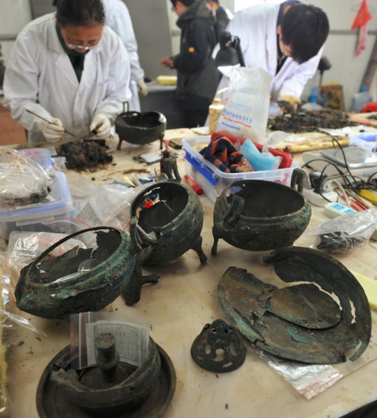 南昌:探访西汉大墓文物修复 触摸大汉风骨