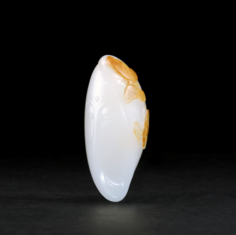 01069号拍品 李俊杰 和田玉籽料浮世挂件(观音)