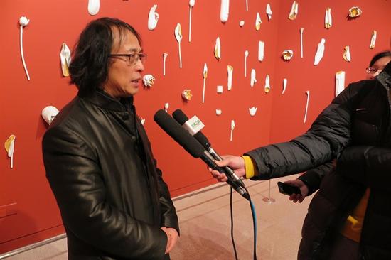 艺术家朱乐耕接受媒体采访