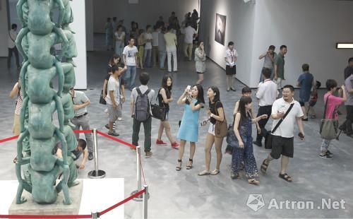 2011年7月，成都当代美术馆开馆展“典藏历史——中国新艺术展”现场