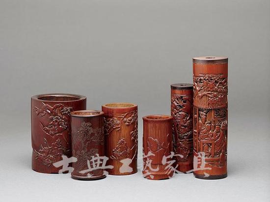 17~18世纪 竹雕香熏筒、笔筒及香筒。作品工艺包含有塿空雕、高低浮雕、落地阳文、阴刻等。