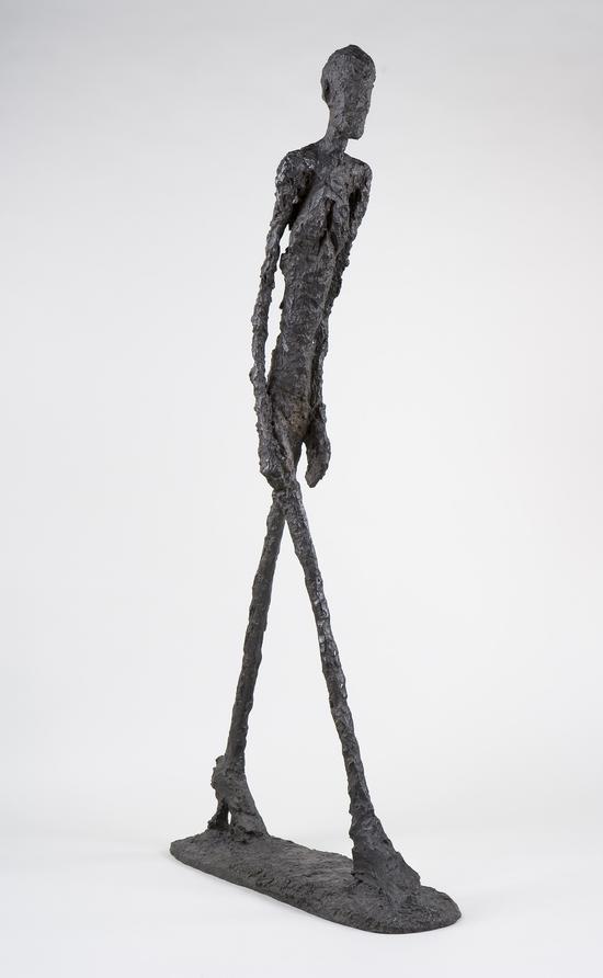 阿尔贝托·贾科梅蒂 行走的人（一） 1960  铜 180.5 x 23.9 x 97 cm Collection Fondation Alberto et Annette Giacometti, Paris, inv. 1994-0186 © Estate Giacometti (Fondation Giacometti + ADAGP) Paris, 2015