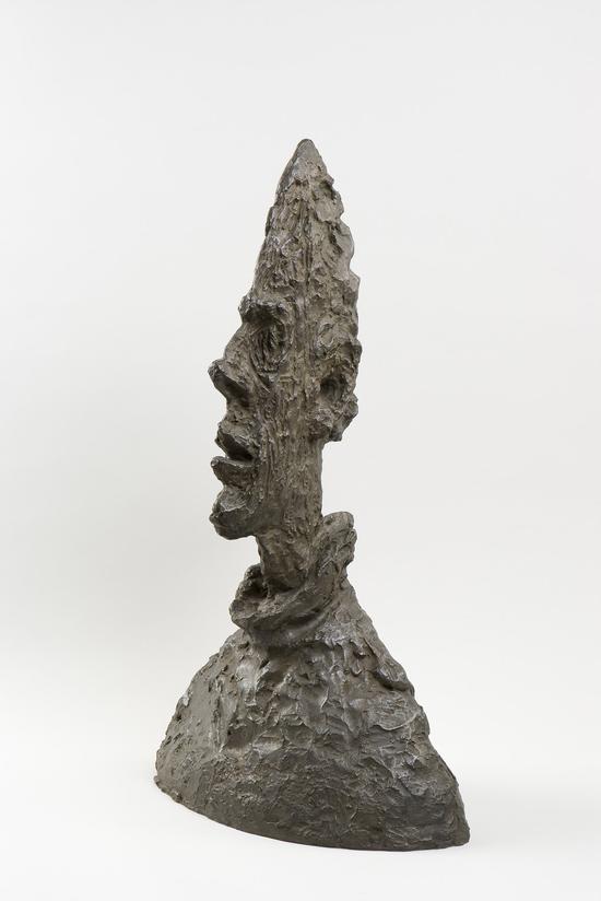 阿尔贝托·贾科梅蒂 高瘦的头像  1954  铜  64.5 x 38.1 x 24.4 cm Collection Fondation Alberto et Annette Giacometti, Paris, inv. 1994-0175 © Estate Giacometti (Fondation Giacometti + ADAGP) Paris, 2015
