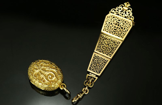 法国 18k黄金制 胸针式locket相片盒 长 15.2cm 宽 3.7cm 重 50.3克