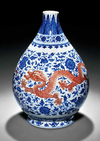清雍正 青花矾红穿花龙纹玉壶春瓶 高: 27.7 cm “大清雍正年制”款 来源:北京私人旧藏