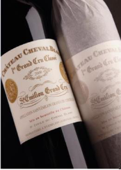 Château Cheval-Blanc 2000 Saint-Emilion, 1er grand cru classé (A) 每组12瓶 估价：港币48,000–60,000/美元6,200-7,700