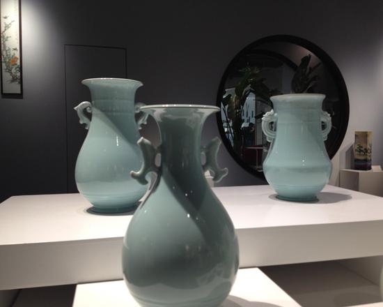 北京陶瓷艺术馆内展示的精美瓷器