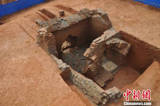 夫妻合葬墓全景　湖南省文物考古研究所供图　摄