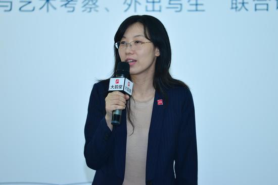 大韵堂艺术机构运营总裁许雁勤开幕致辞