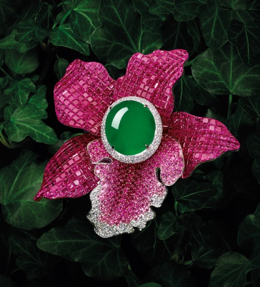 拍品编号 213
天然翡翠配红宝石及钻石「蕙兰」胸针/戒指
估价:HK$ 3,500,000 – 4,500,000/US$ 450,000 – 577,000