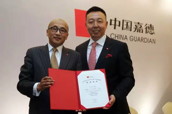 嘉木万重光专场深得藏家认可,在激烈竞价后成交,最终100%成交,成就本次春拍第二个“白手套”专场