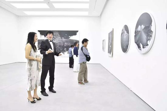 刘芯涛、栗子双个展在深圳e当代美术馆开幕_