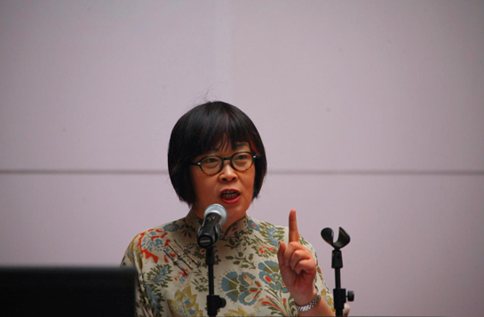 1.央视著名主持人张越主持开幕式