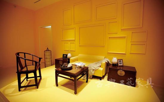 “7间房”客厅，灯光与色调给人以温暖之感。（图片提供：中国嘉德）