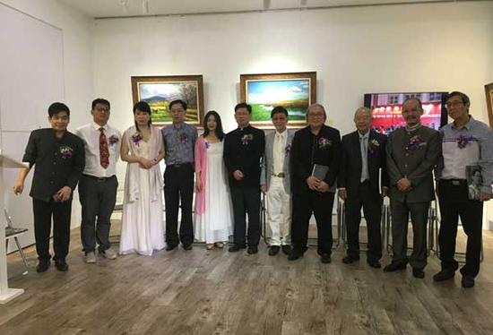 唐三超写实油画国际巡展（新加坡站）开幕仪式现场