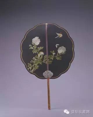 清 黑绸绣花蝶竹柄团扇 通长48.2cm,扇宽31cm