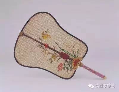 清中期 牙丝编地花卉芭蕉扇 长57.3cm,最宽34.1cm