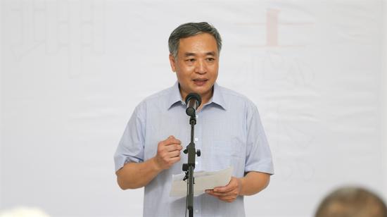 “一个和八个：韩黎坤师生的素描工作”开幕式现场照片 (2)