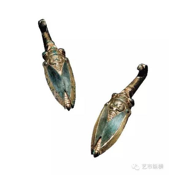 西汉 公元前3世纪-公元1世纪 青铜鎏金烙银蝉纹带钩一对 嘉德香港供图