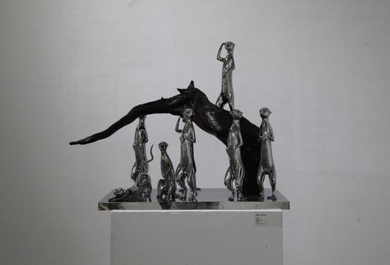 于洋，《衡状态——镜》，材质：不锈钢，尺寸：60×60×40cm，2016