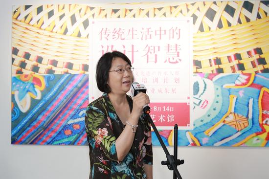 上海市文化广播影视管理局公共文化处（非物质文化遗产处）处长杨庆红女士