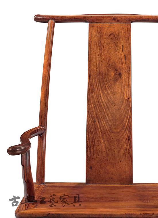 明17世纪 黄花梨四出头官帽椅（图片提供：纽约佳士得）