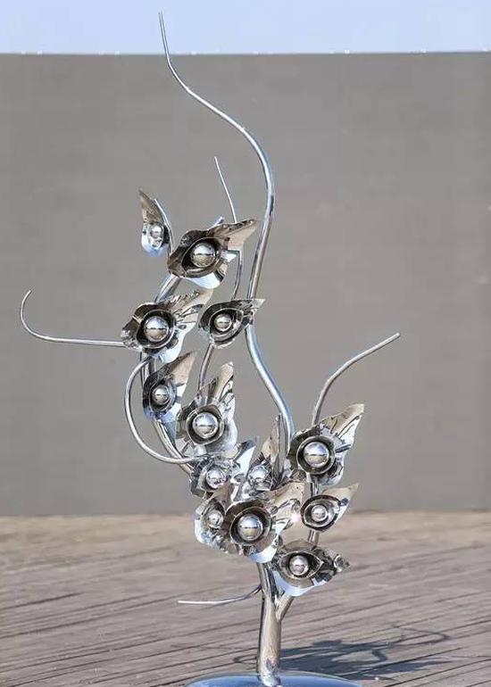 大千——《原·木》作品尺寸:2.9×1.92×0.45m