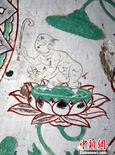 图为击球童子-榆林窟15窟-宋。敦煌壁画中的步打球,就是现代曲棍球的源头。依照童子手中的球杖长度,判断出这是五代时期步打球时所拿的球杖。 敦煌研究院供图 摄