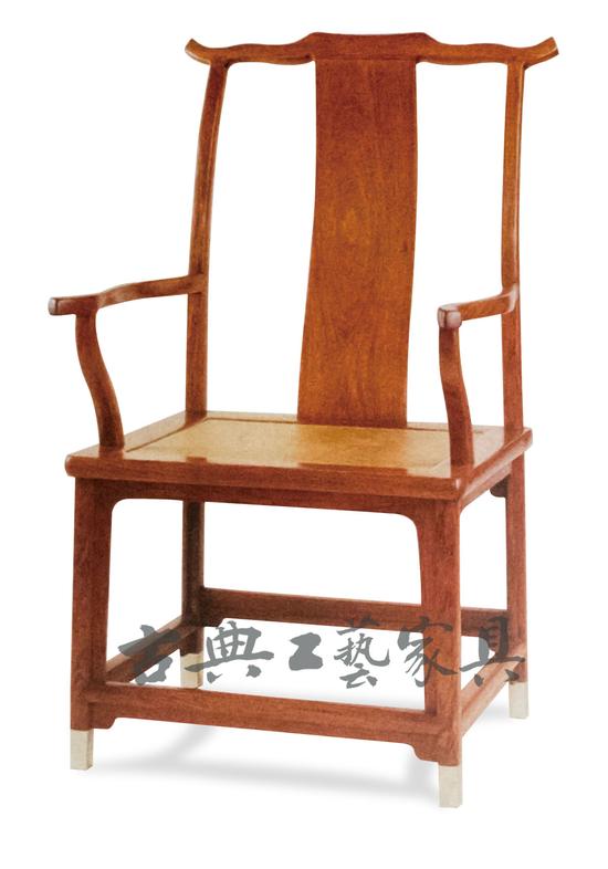 图4 十六世纪末至十七世纪初 黄花梨大靠背扶手椅 ，高72.7厘米，长68.5厘米，宽54