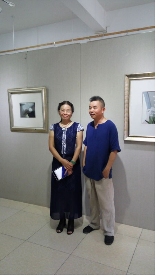 策展人蓝京华与艺术总监刘晶文合影