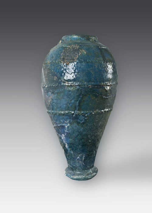 波斯孔雀蓝釉陶瓶之一

　　1965年福建省福州市北郊刘华墓出土
