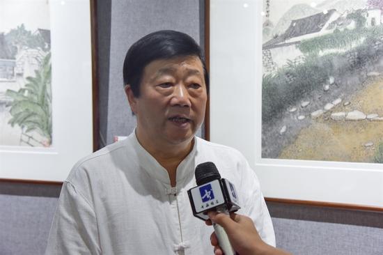 巴秋接受采访