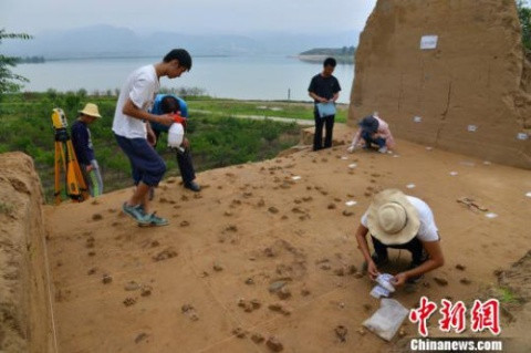 图为怀来盆地南家沟遗址发掘现场。 牛东伟 摄