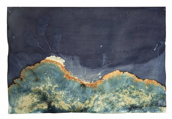 “Littoral Drift系列#09(东部山脉莫诺湖,三次海浪,浸没)”图片来源:Meghann Riepenhoff