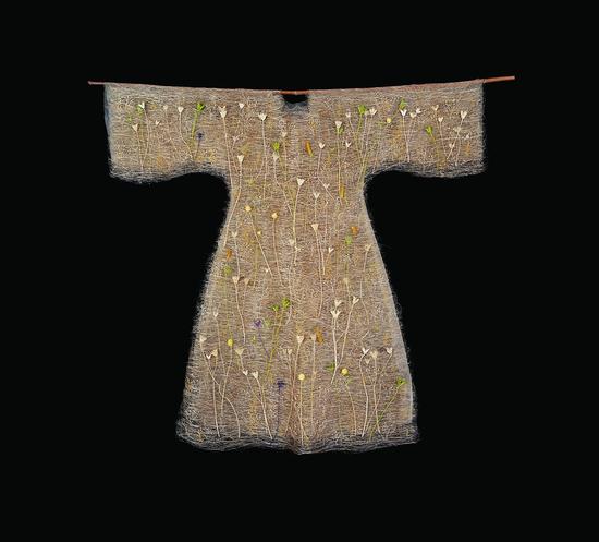 陈庆庆《拷贝出土文物·清》 自然材料纤维，150×140×7.5cm ，2006年
