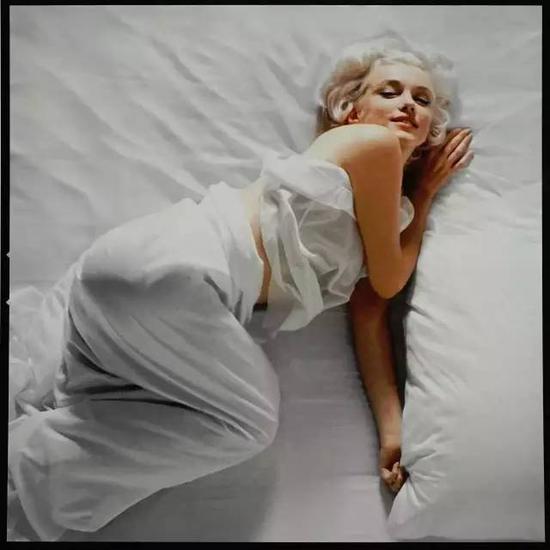 ▲ 道格拉斯·柯克兰（Douglas Kirkland）《玛丽莲·梦露》（Marilyn Monroe），1961，图片来源：Ost Licht。 Galerie für Fotografie，Vienna