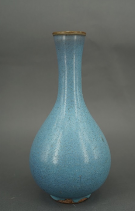 展品:天蓝釉胆式瓶 宋-金