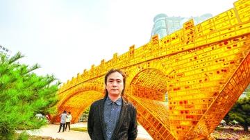 迎国庆 著名雕塑家长安街搭28米金桥