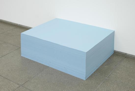 　　5.《“无题”(情郎)》
费利克斯·冈萨雷斯-托雷斯，1990 年，蓝色纸张，数量无限，理想高度19厘米 × 73.7 × 58.4厘米(原纸尺寸)。美国纽约，私人收藏。