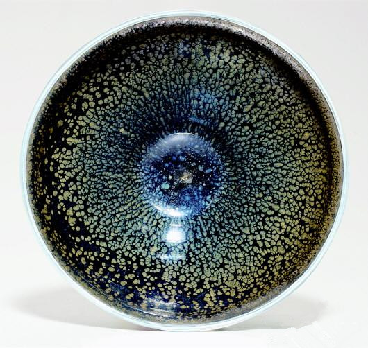 内地拍卖市场原地踏步 2017年将触底回暖?_