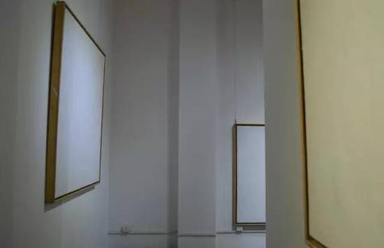 空象作品(布面丙烯 )展览现场