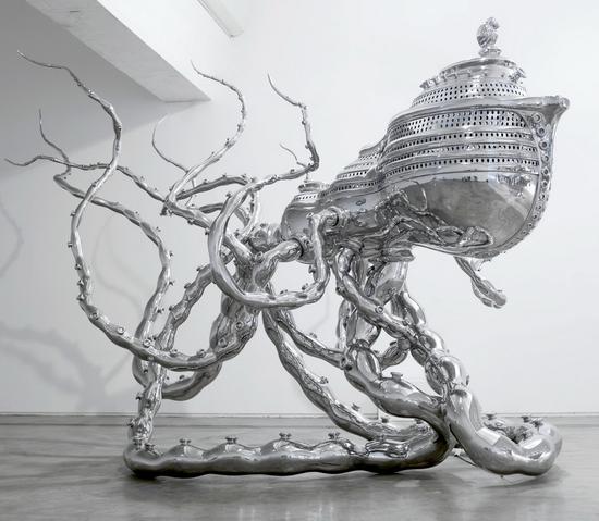 陈文令《超验的方舟》512×400×420cm;不锈钢;2012