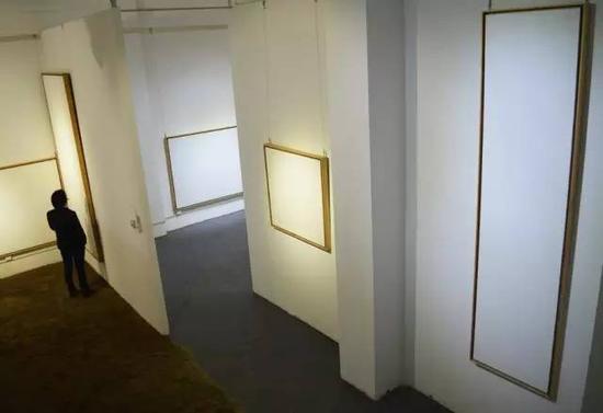 空象作品(布面丙烯 )展览现场