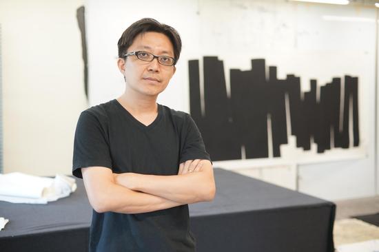 新加坡当代艺术家郑木彰