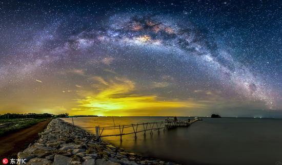 摄影师旅拍银河与火山美景 星河闪耀美到窒息_海外动态_新浪收藏_新浪网